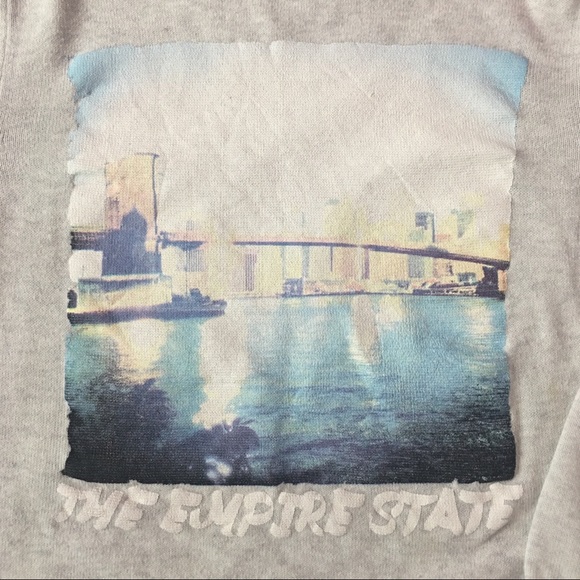 H&M “ Empire State “ light sweater - Picture 4 of 5